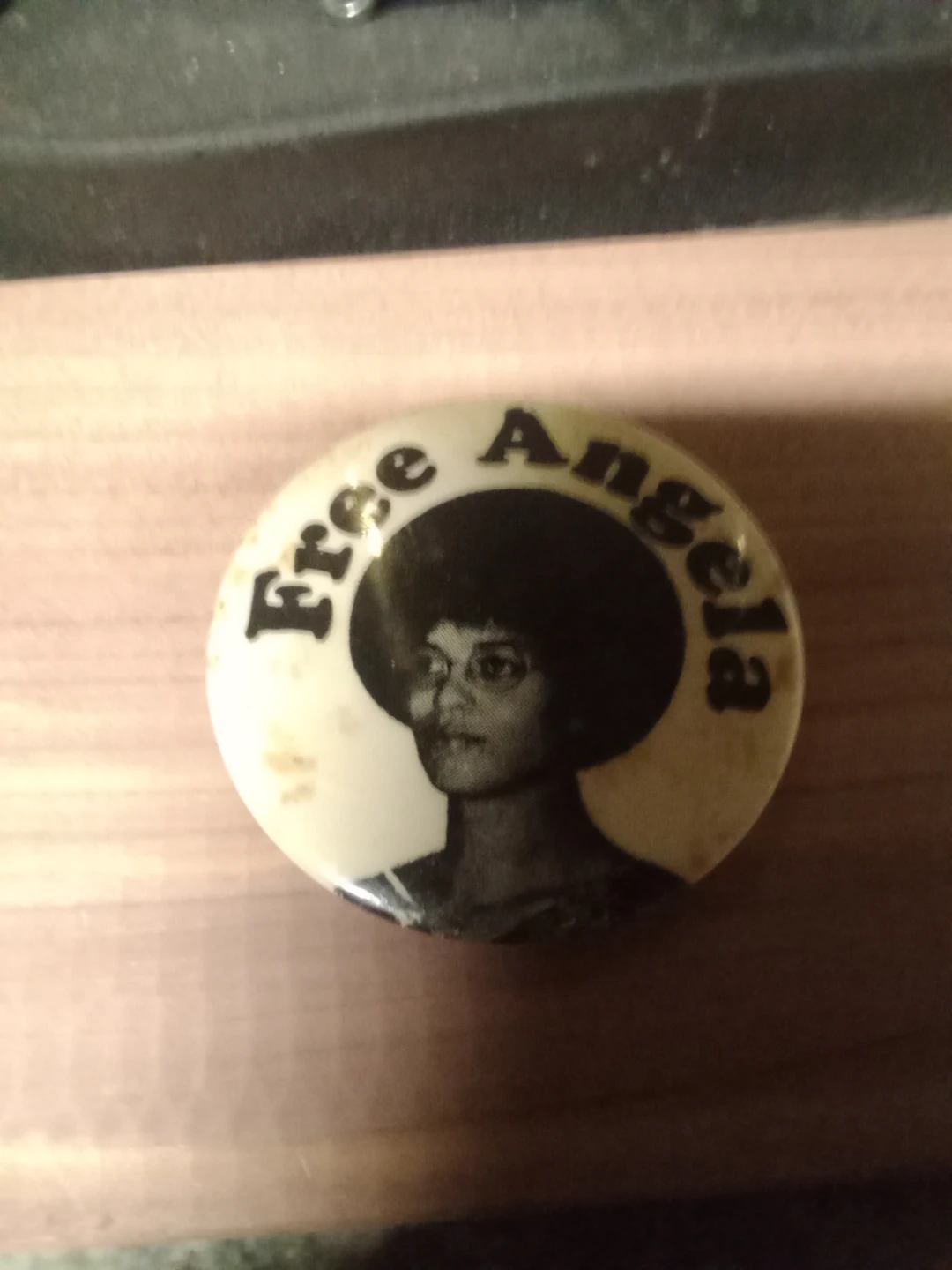 Free Angela Davis Political Pin 1960s black panther gang.