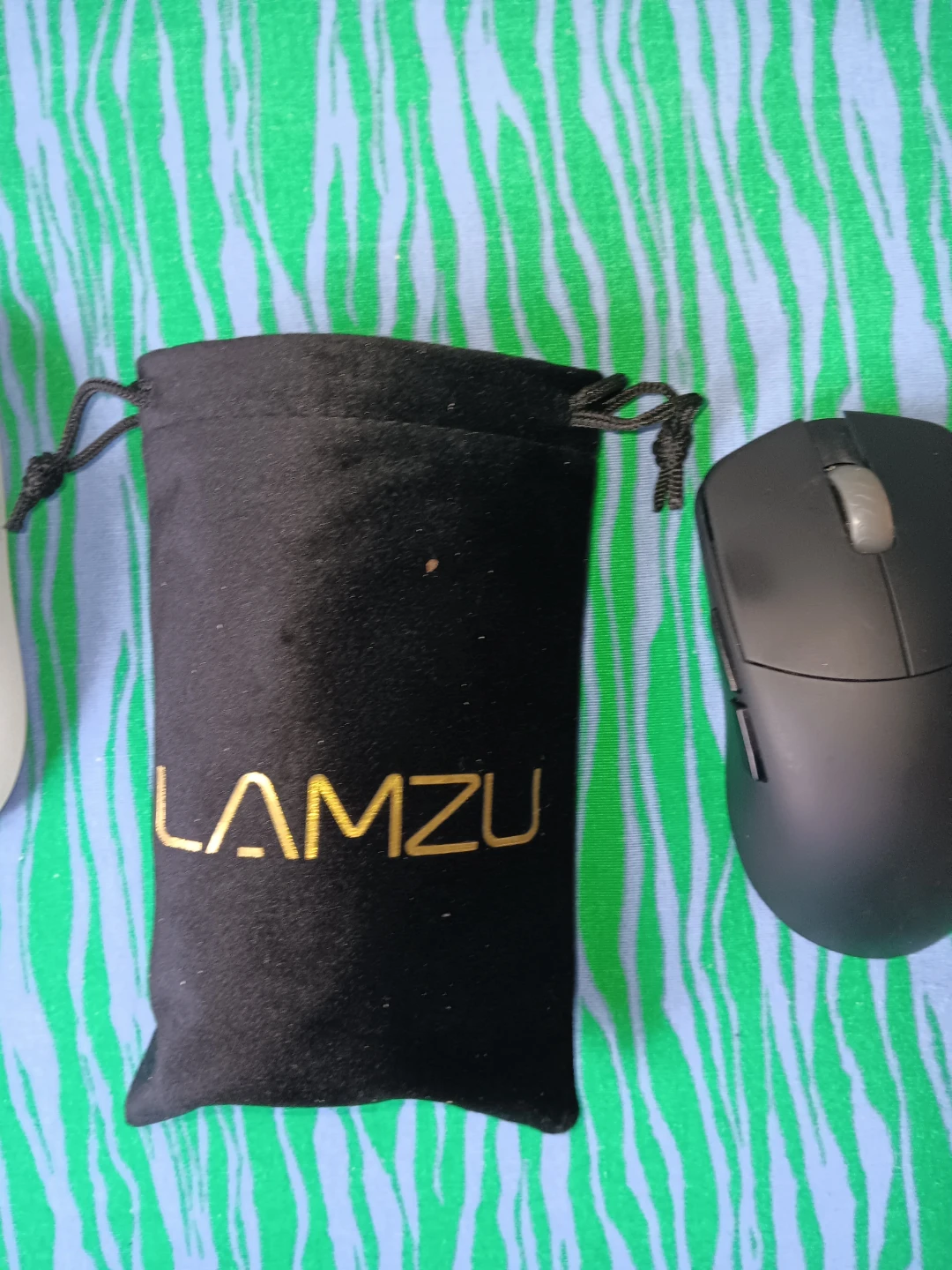 Lamzu Maya Wireless Gaming Mouse (Black & White) - photo 2