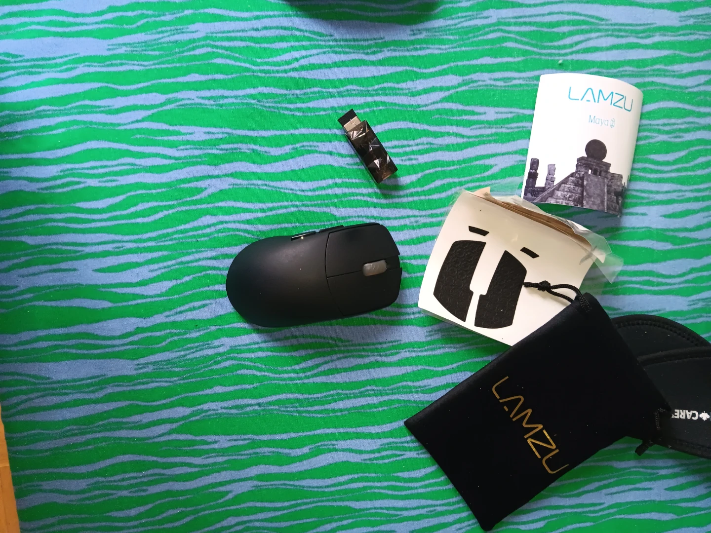 Lamzu Maya Wireless Gaming Mouse (Black & White) - photo 3