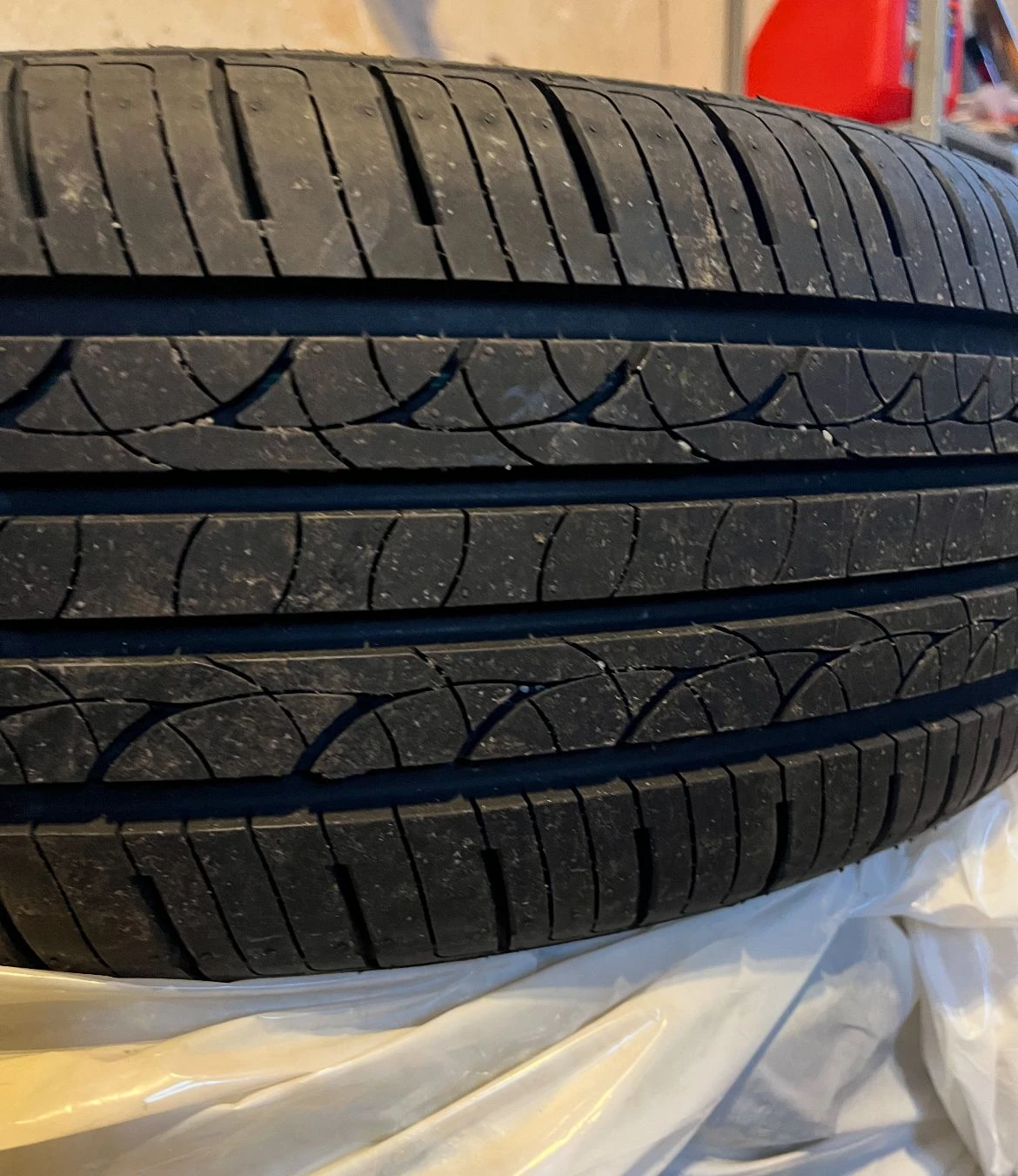 Grip 1000 Tire - 205/65R16 - photo 2