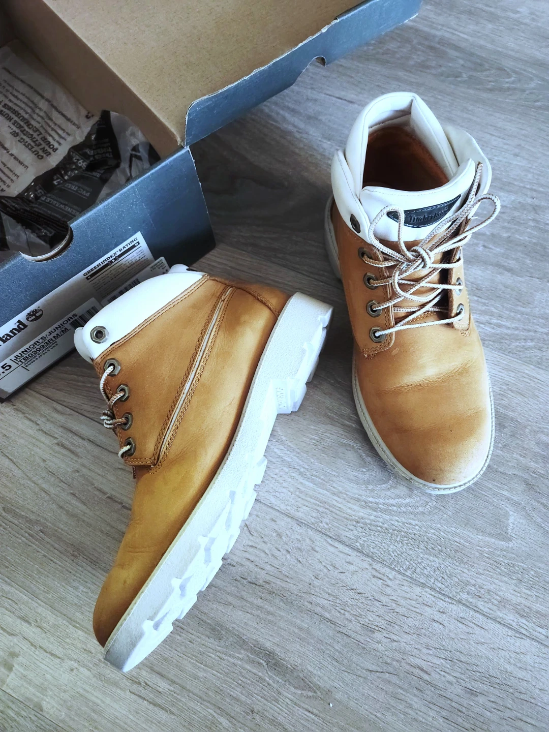 Timberland Junior Chukka Wheat Boots Size 6.5