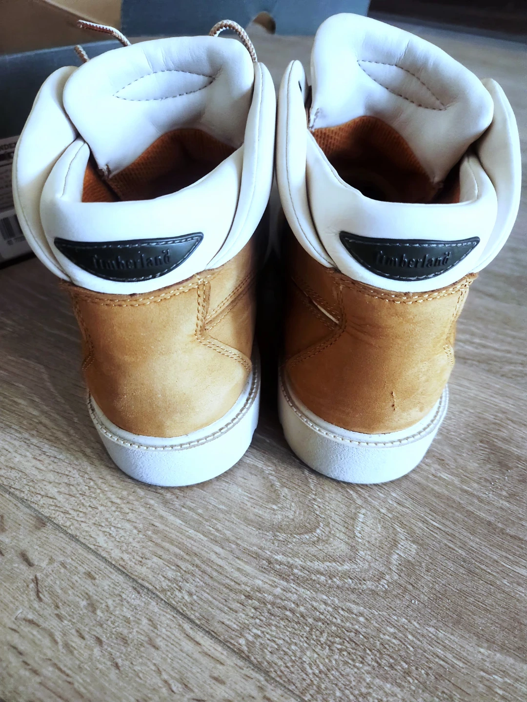 Timberland Junior Chukka Wheat Boots Size 6.5 - photo 2