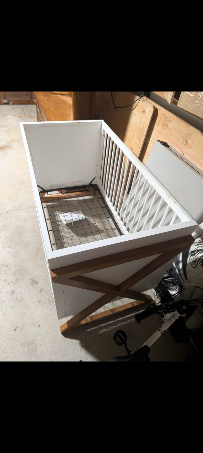 White Crib with Wooden Accents - photo 2
