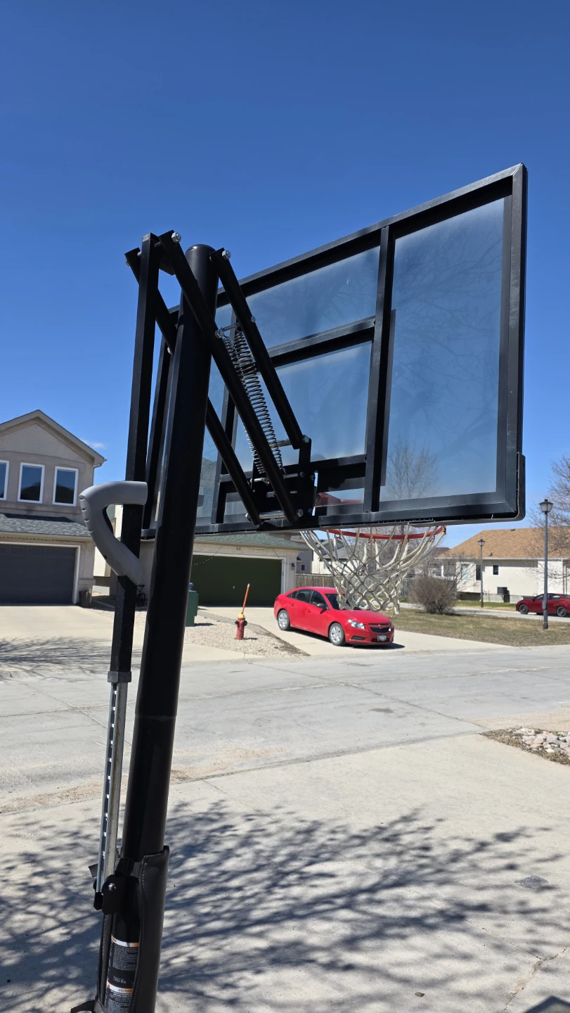 🏀 Lifetime Portable Basketball Hoop - photo 3