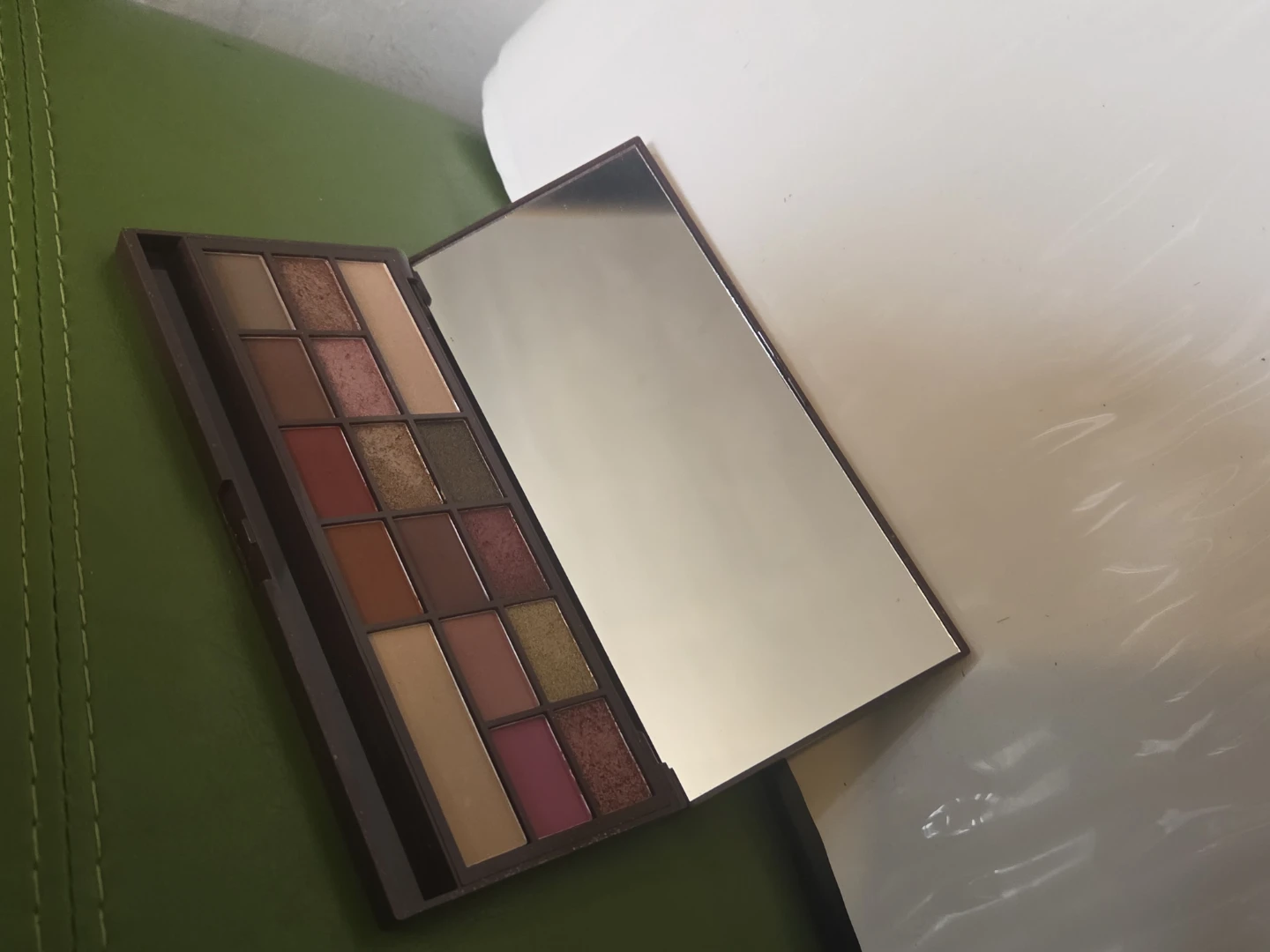 I Heart Revolution Rose Gold Chocolate Palette - photo 2