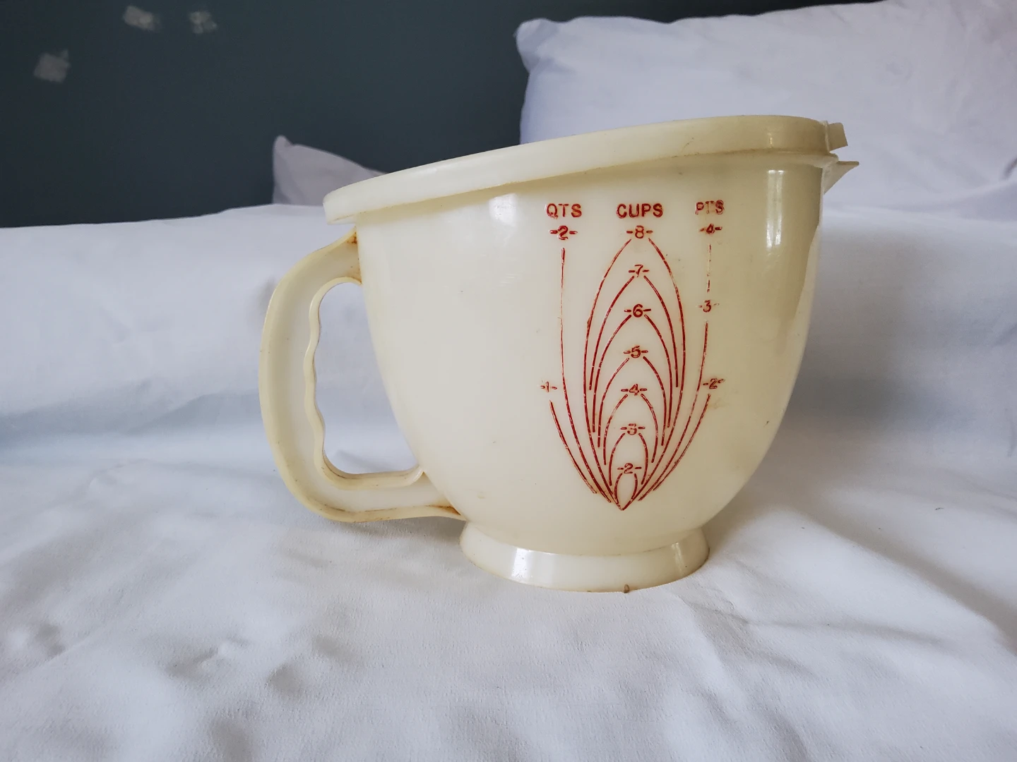 Vintage Measuring Pitcher with Lid - photo 2