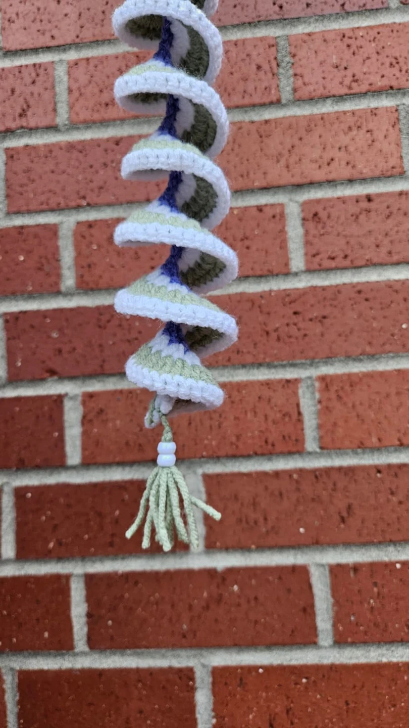 Handmade Crocheted Spiral Garland - photo 3