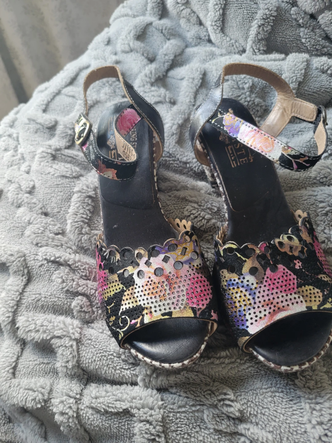 L'Artiste by Spring Step Floral Wedge Sandals - photo 3