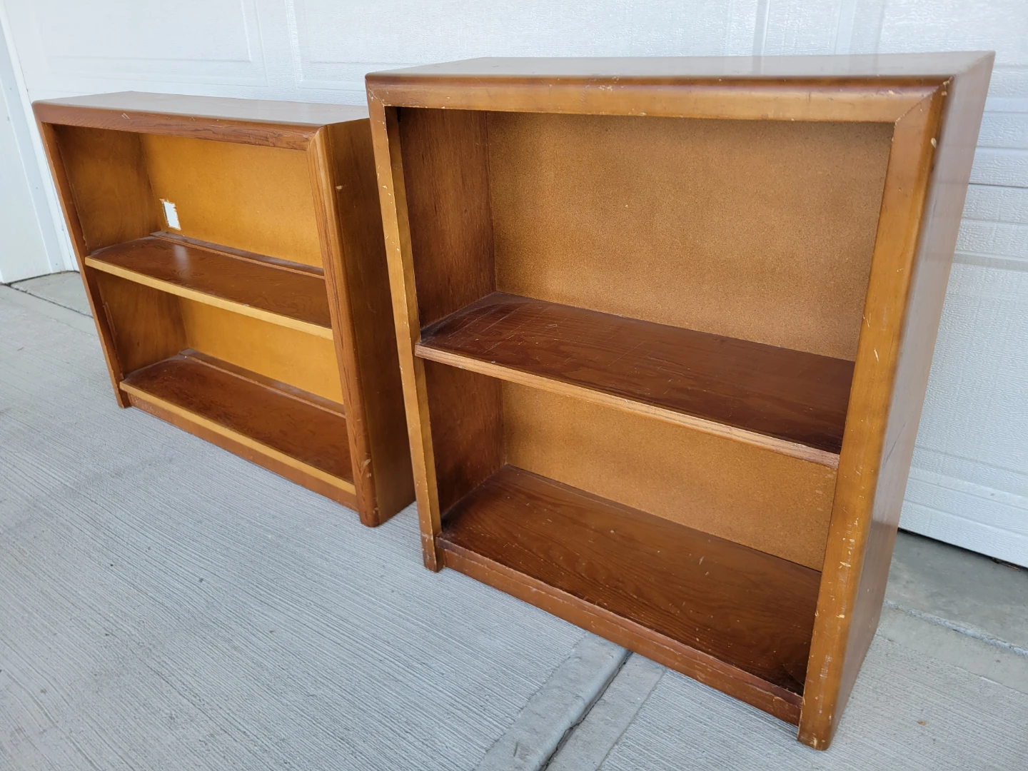 Two Wooden Bookshelves / Shelving units. - photo 2