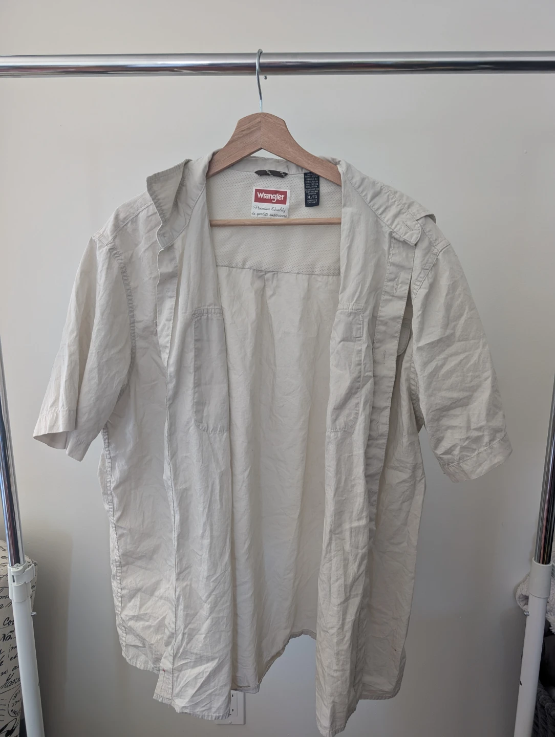 Wrangler Men's XL/TG Short Sleeve Button-Up Shirt Beige