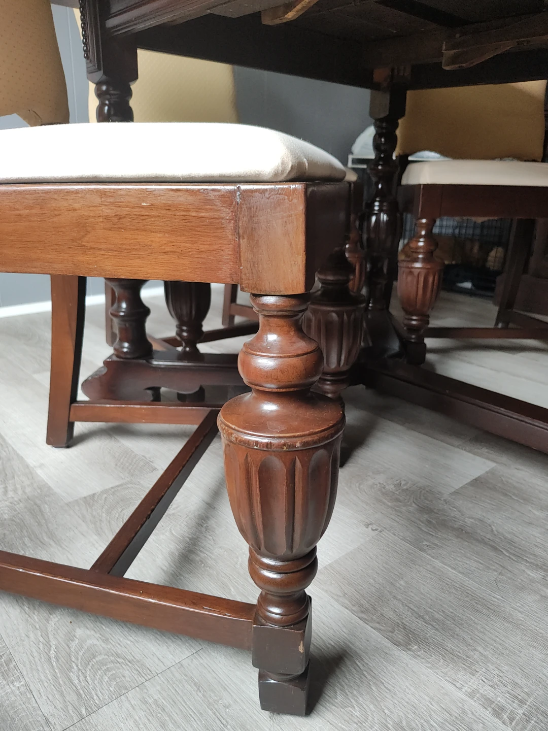 Cherry Wood Dining Table with Ornate Legs - photo 4