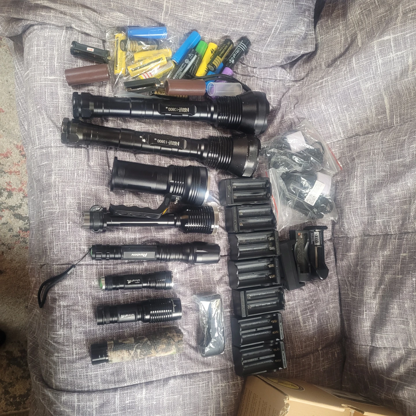 Rechargeable  flashlight  lot most never used