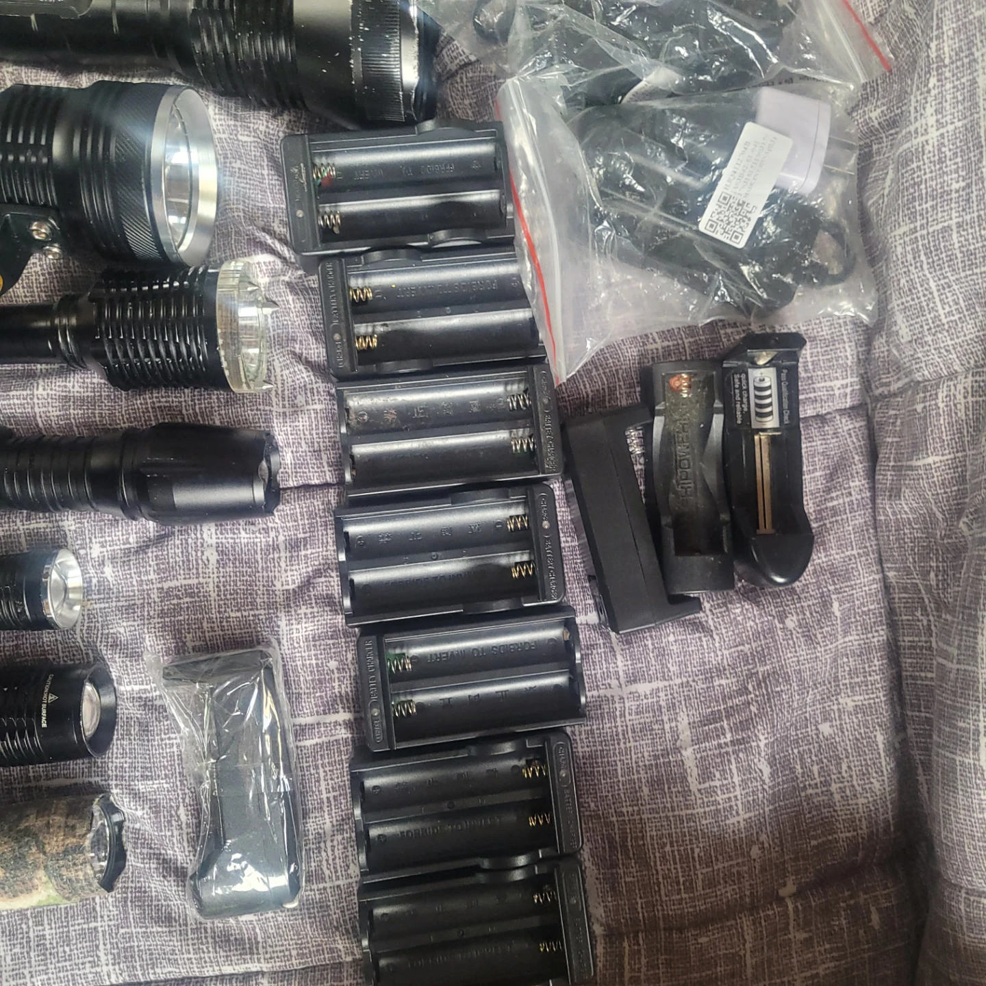 Rechargeable  flashlight  lot most never used - photo 4