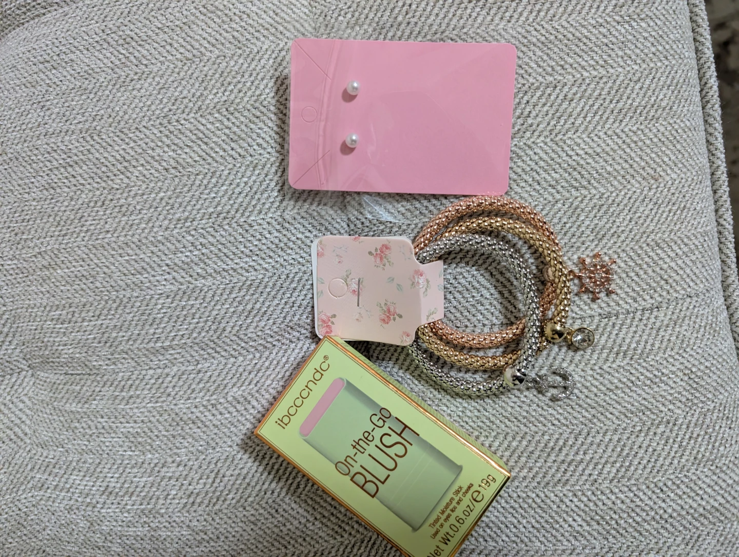 NUSH pretty birthday gift hamper - photo 2
