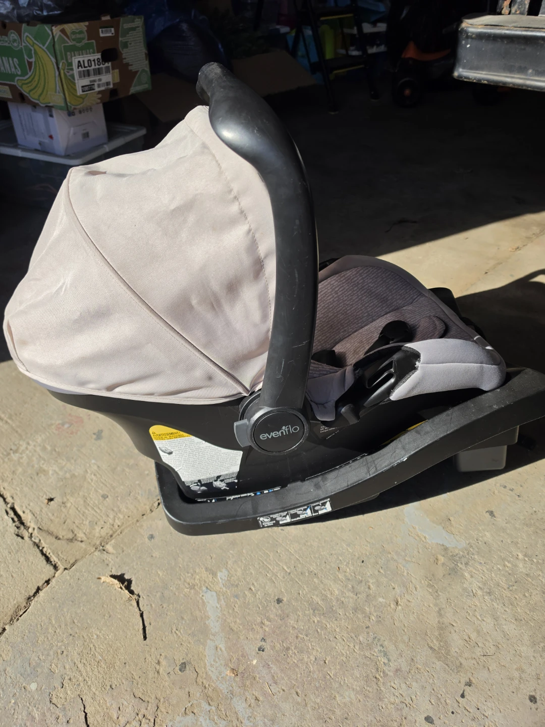 Evenflo Litemax 35 Infant Car Seat and Base - photo 3