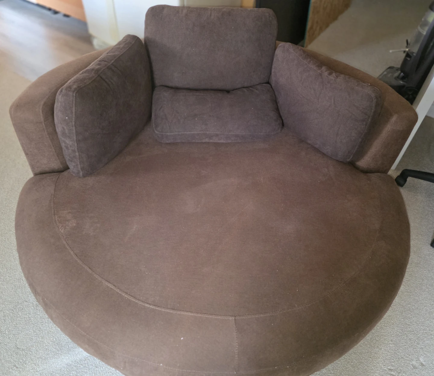 Large Nest / Cuddle Chair