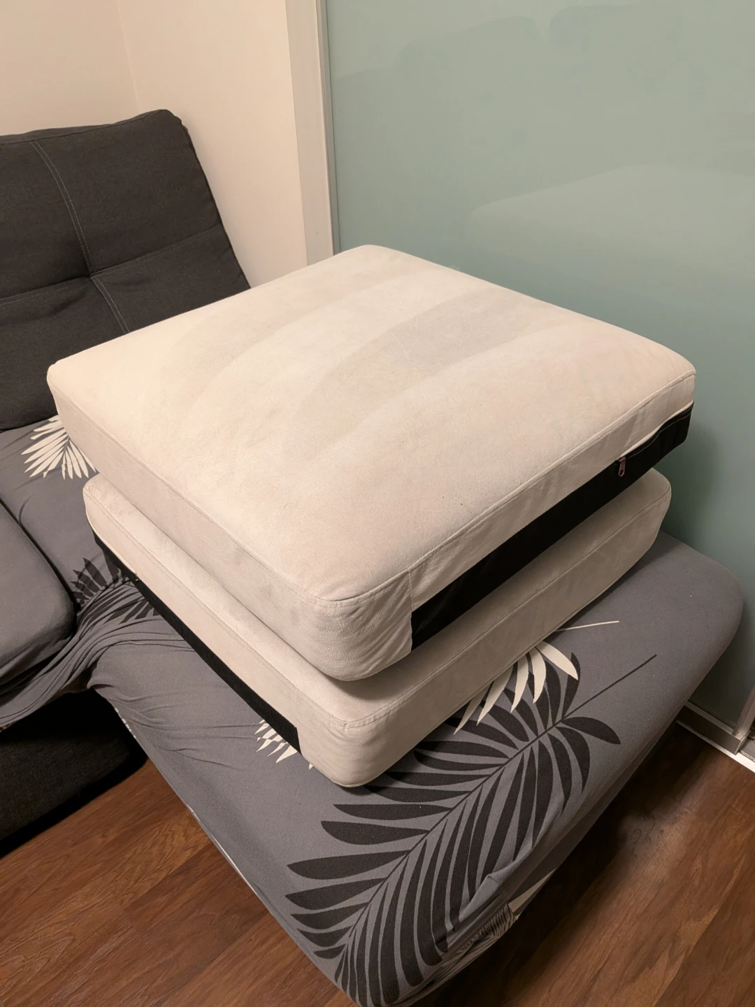 Light Grey Square Cushion - photo 2