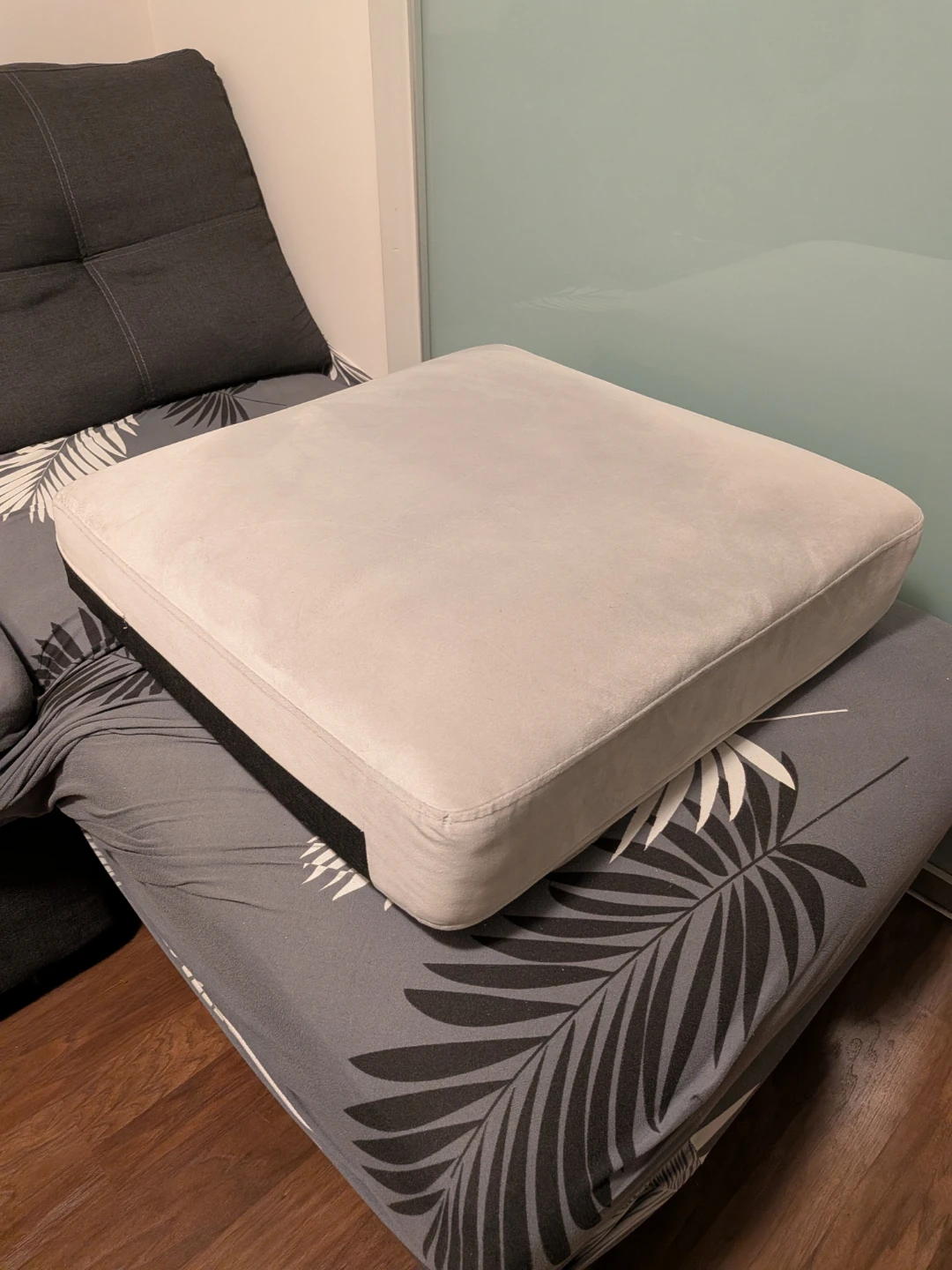 Light Grey Square Cushion - photo 3