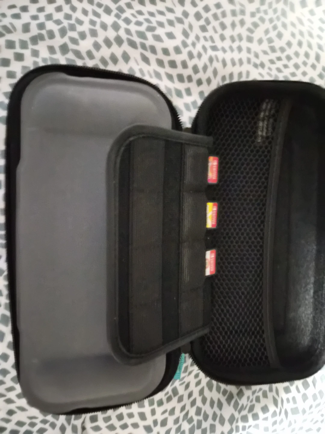 Nintendo Switch Lite Case with 4 Games - photo 2