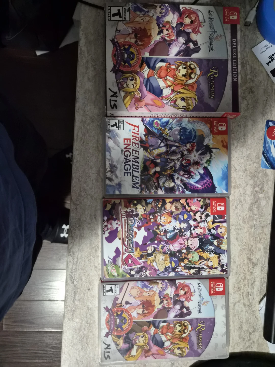 Nintendo Switch Lite Case with 4 Games - photo 4
