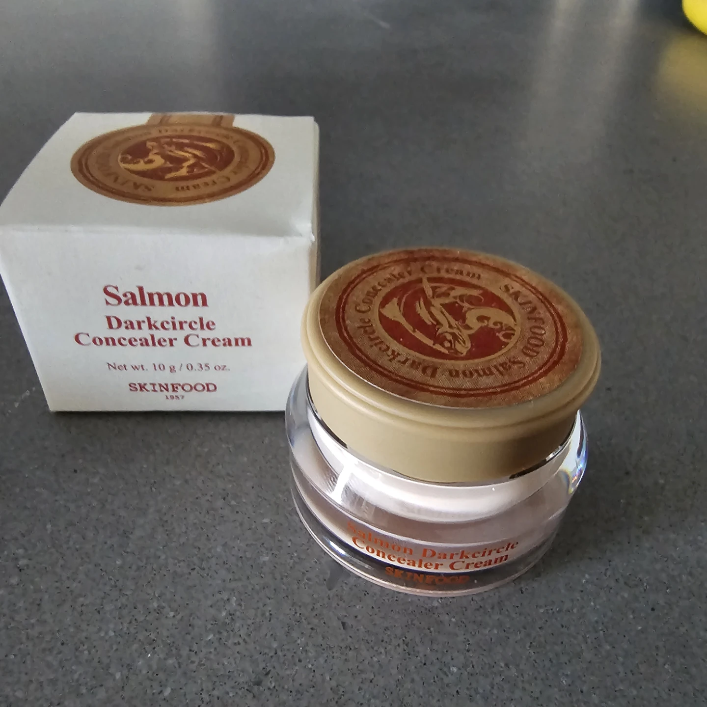 SKINFOOD Salmon Darkcircle Concealer Cream No. 01 Salmon Light