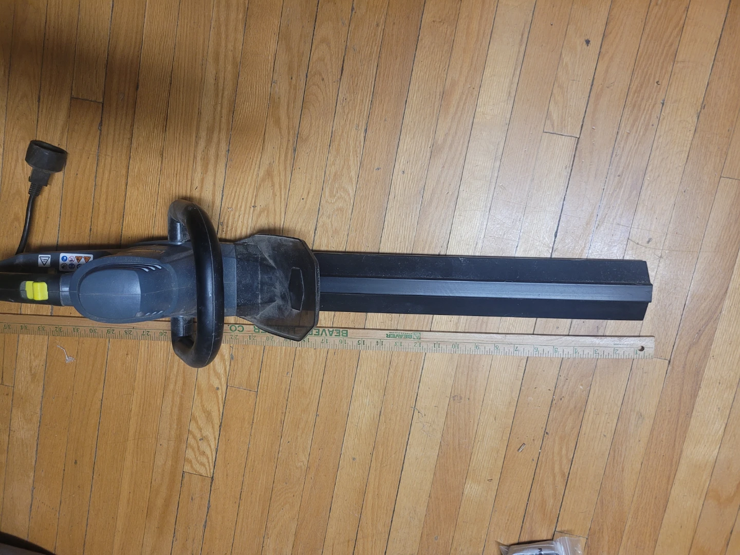 Yardwork Electric Hedge Trimmer with Blade Guard - photo 3