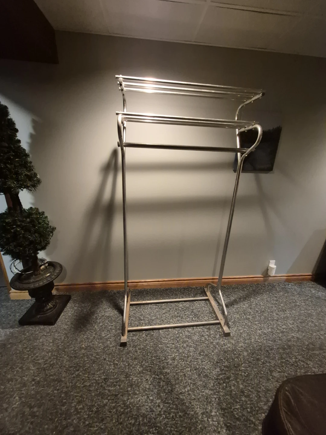 Cloths rack
