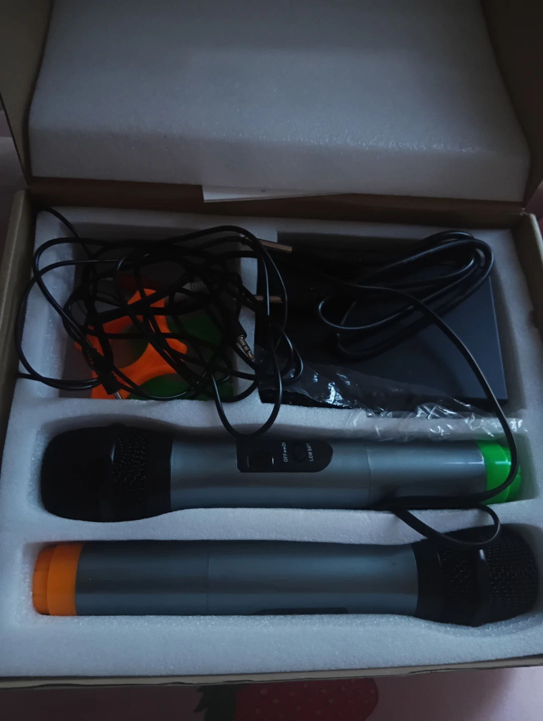 Wireless Microphones Set