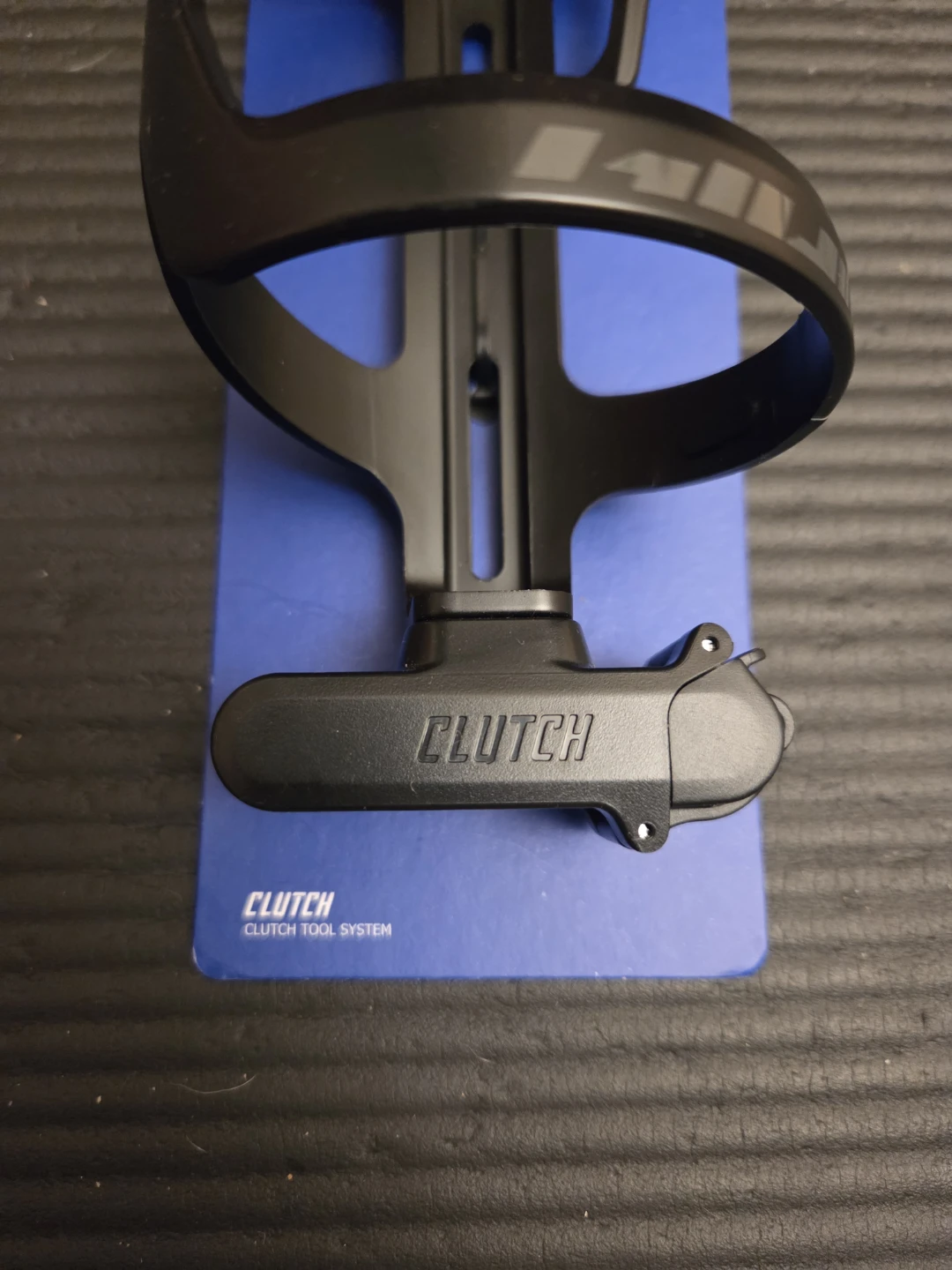 Giant Airway Sport Sidepull R Bottle Cage with Clutch 9 Tool Box - photo 2