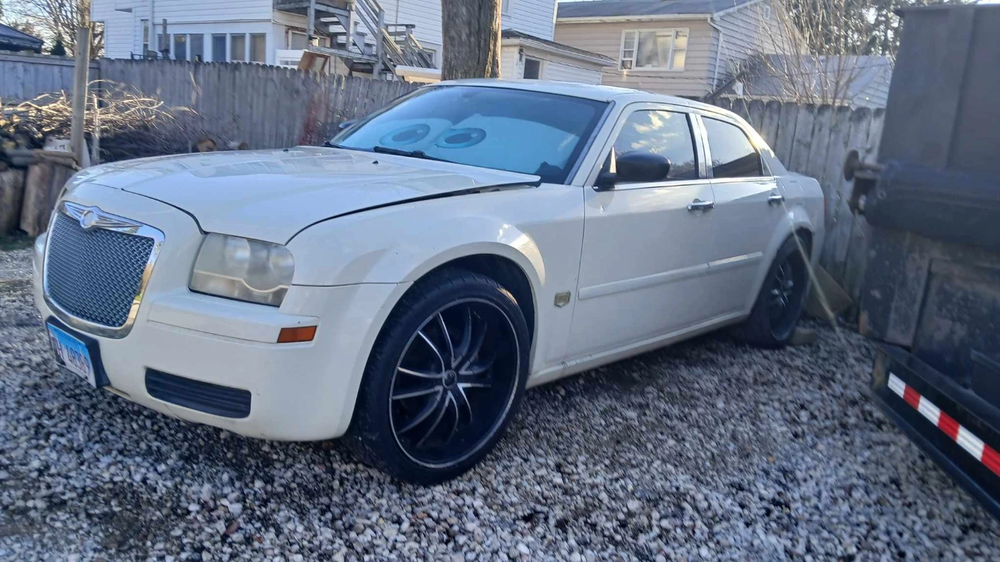 White Chrysler 300 2006 - photo 3