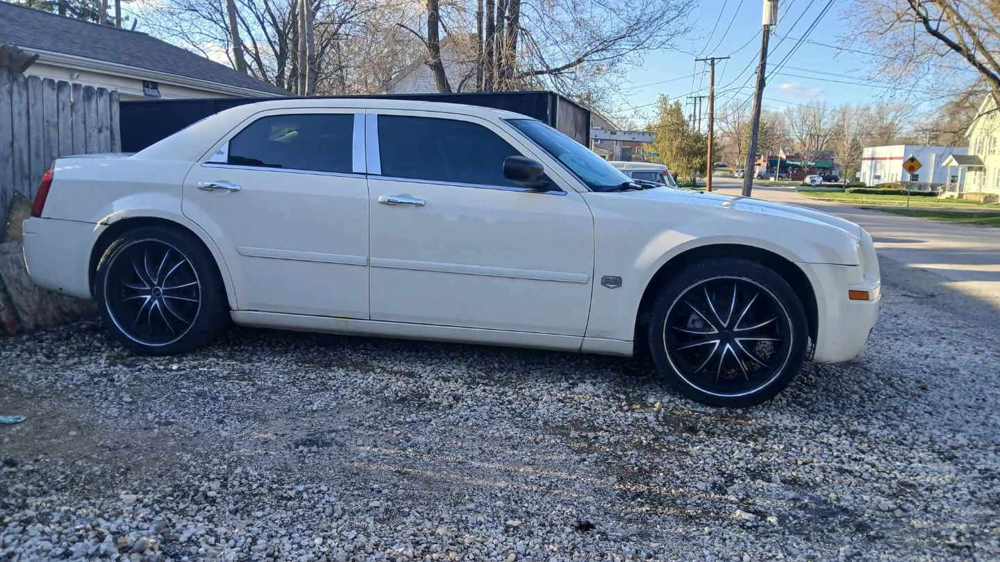 White Chrysler 300 2006 - photo 4
