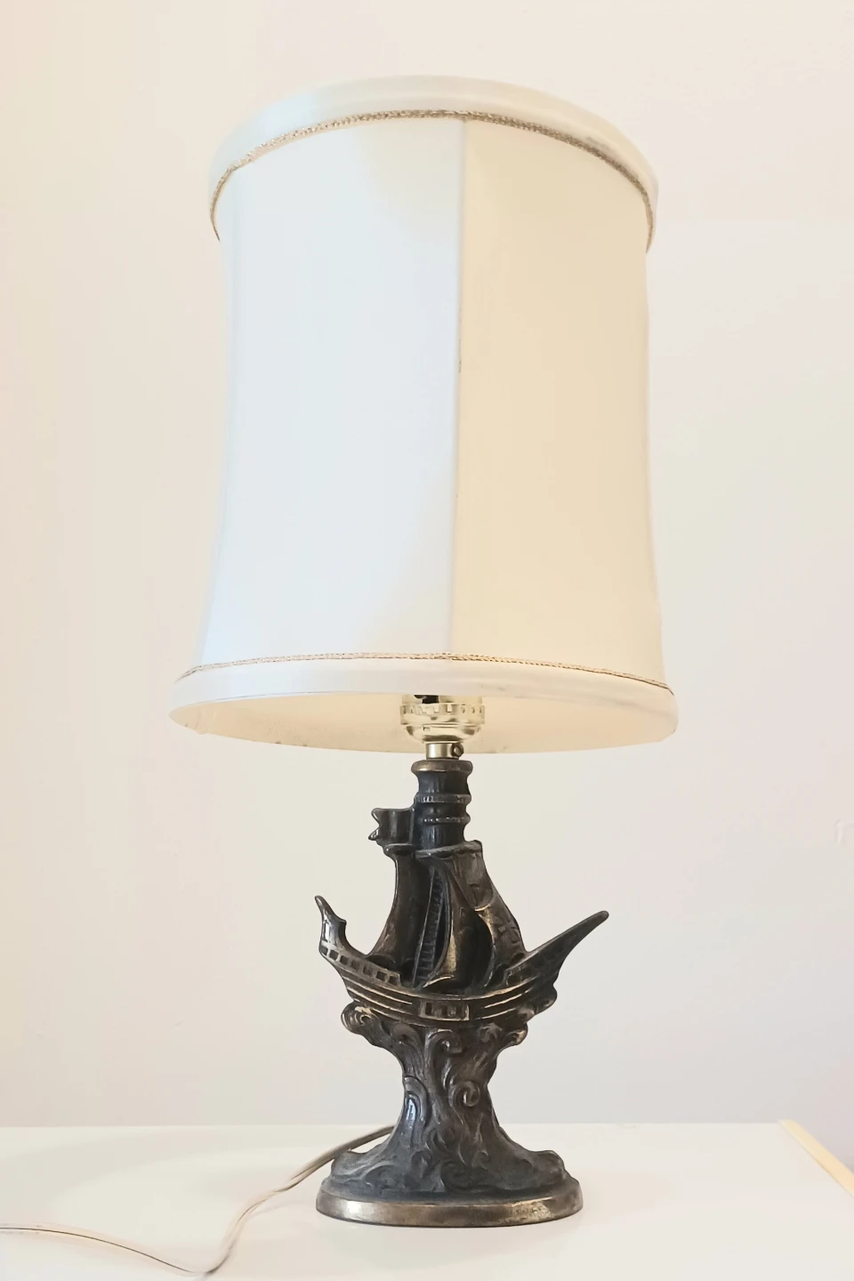 Vintage Galleon Ship Table Lamp - photo 3