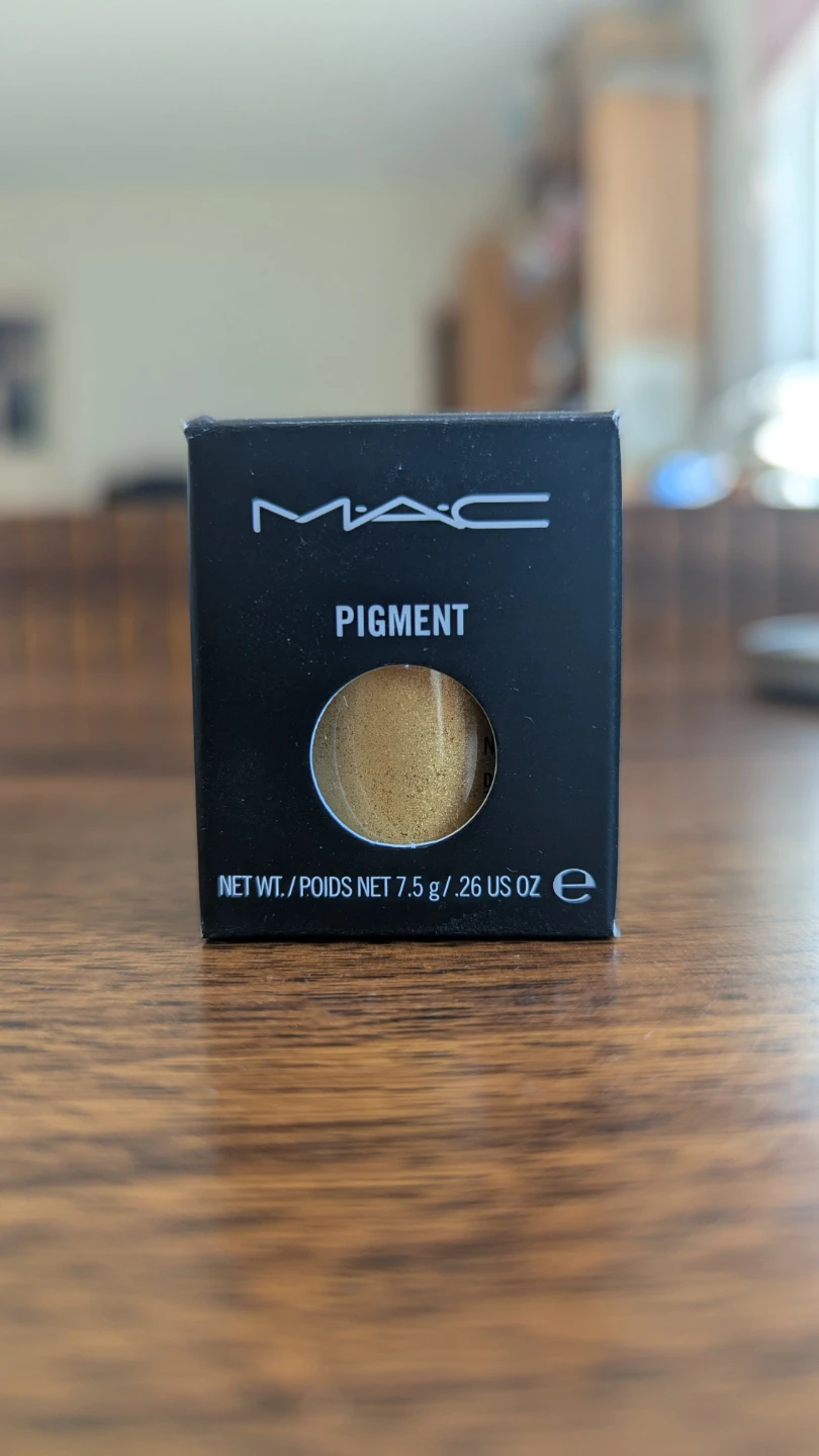 MAC Cosmetics Golden Lemon pigment