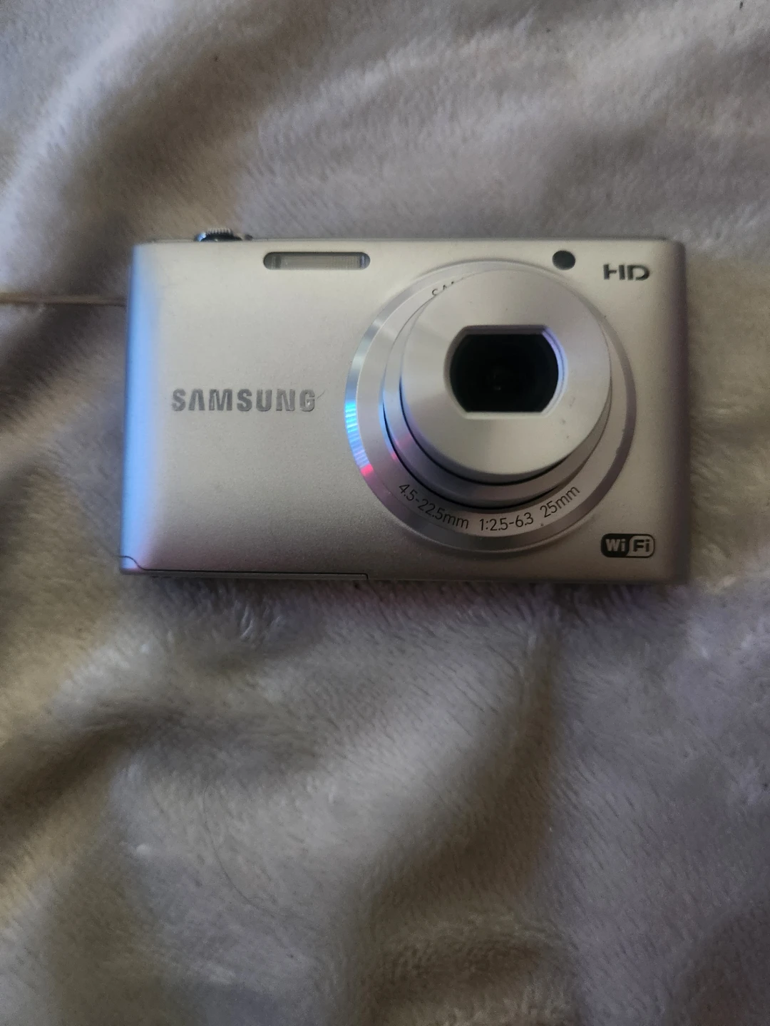 Samsung HD Digital Camera with Wi-Fi