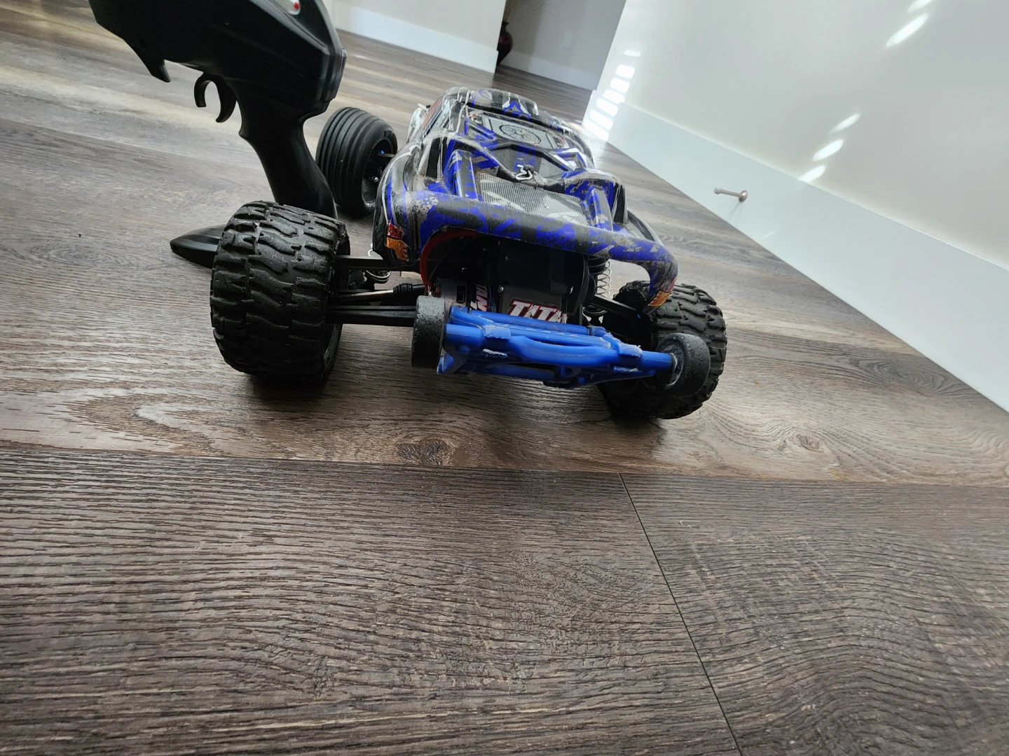 Traxxas RC Car with Remote lots of upgrades looking description - photo 3
