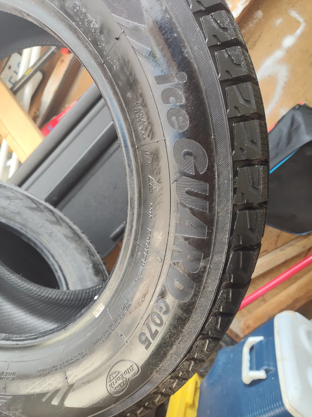 Yokohama IceGUARD G075 Winter Tires - 235/65R17 - photo 4
