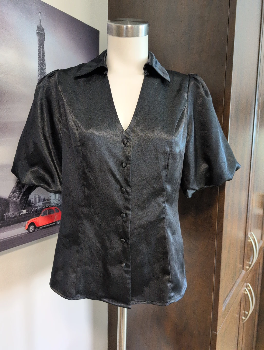 Black satin button-up blouse with puff sleeves - photo 2