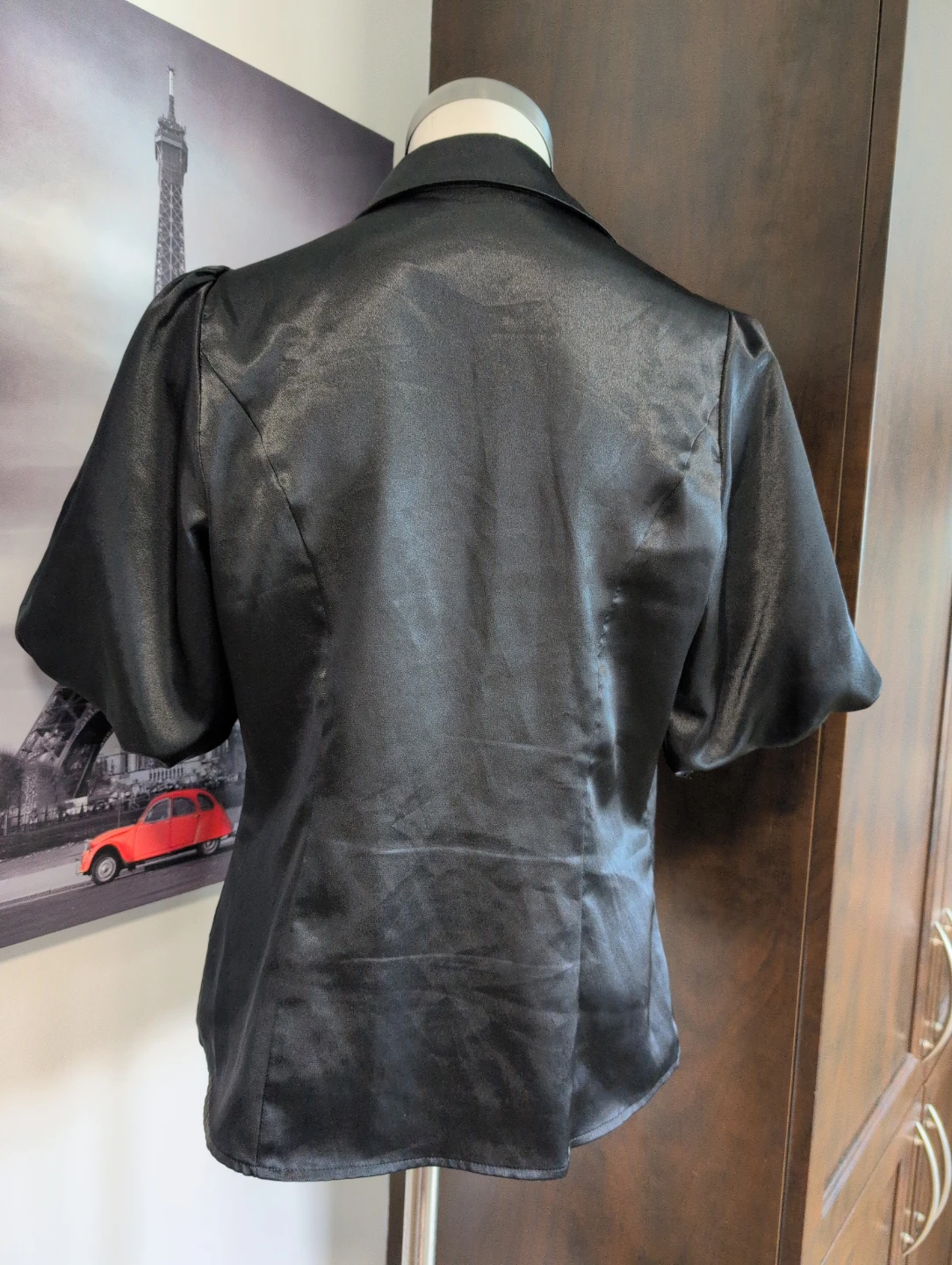 Black satin button-up blouse with puff sleeves - photo 5