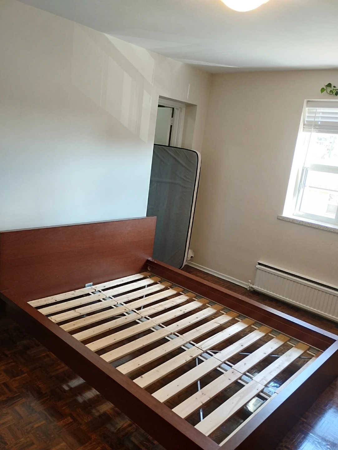Dark Wood Queen Bed Frame with Slats - photo 2