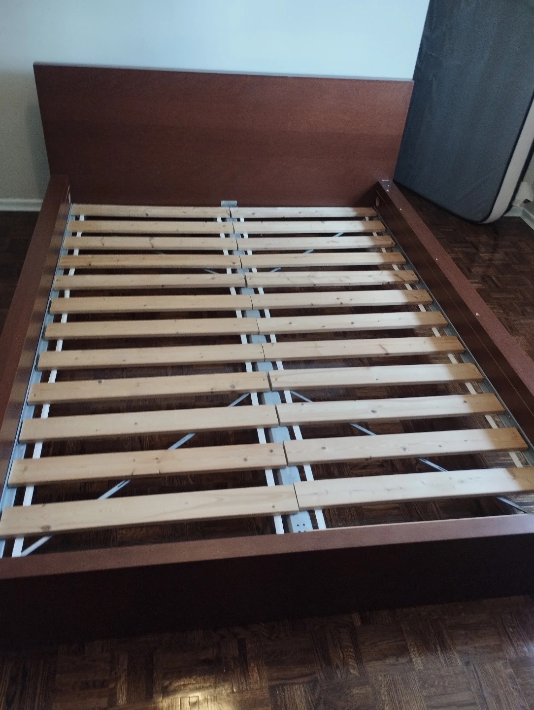 Dark Wood Queen Bed Frame with Slats - photo 3