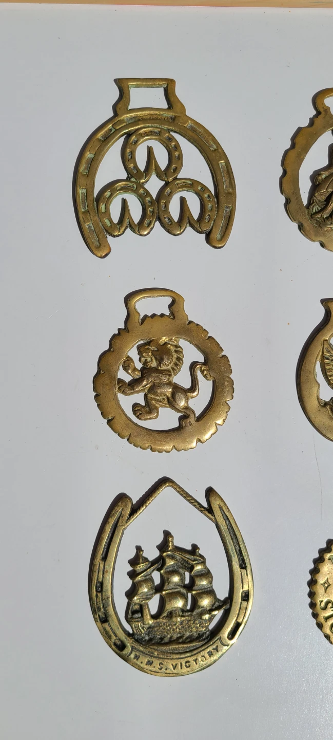 9 Horse Brasses - Vintage / Antique Brass Horse Decorations - photo 2