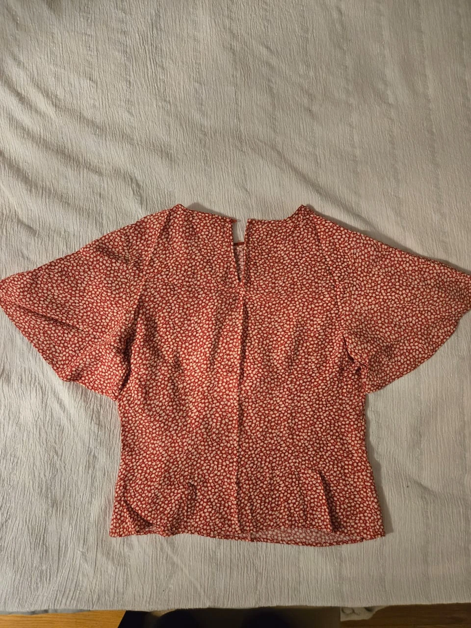 H&M Red Floral Flutter Sleeve Top Size CA 2 - photo 2
