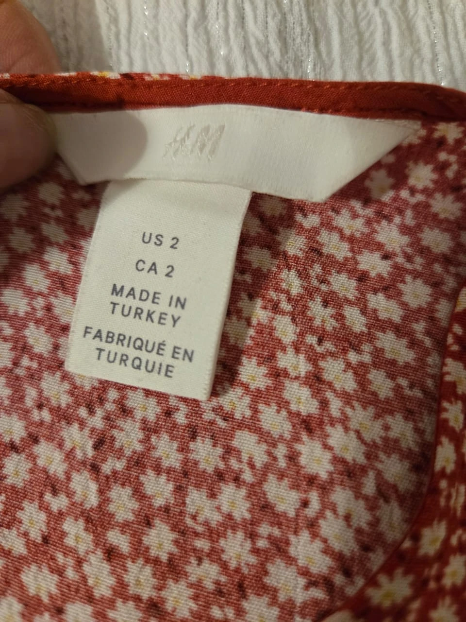 H&M Red Floral Flutter Sleeve Top Size CA 2 - photo 3