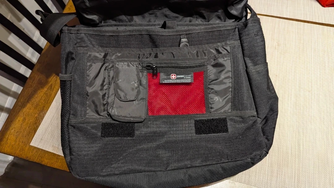 Swiss Gear Messenger Bag - photo 2