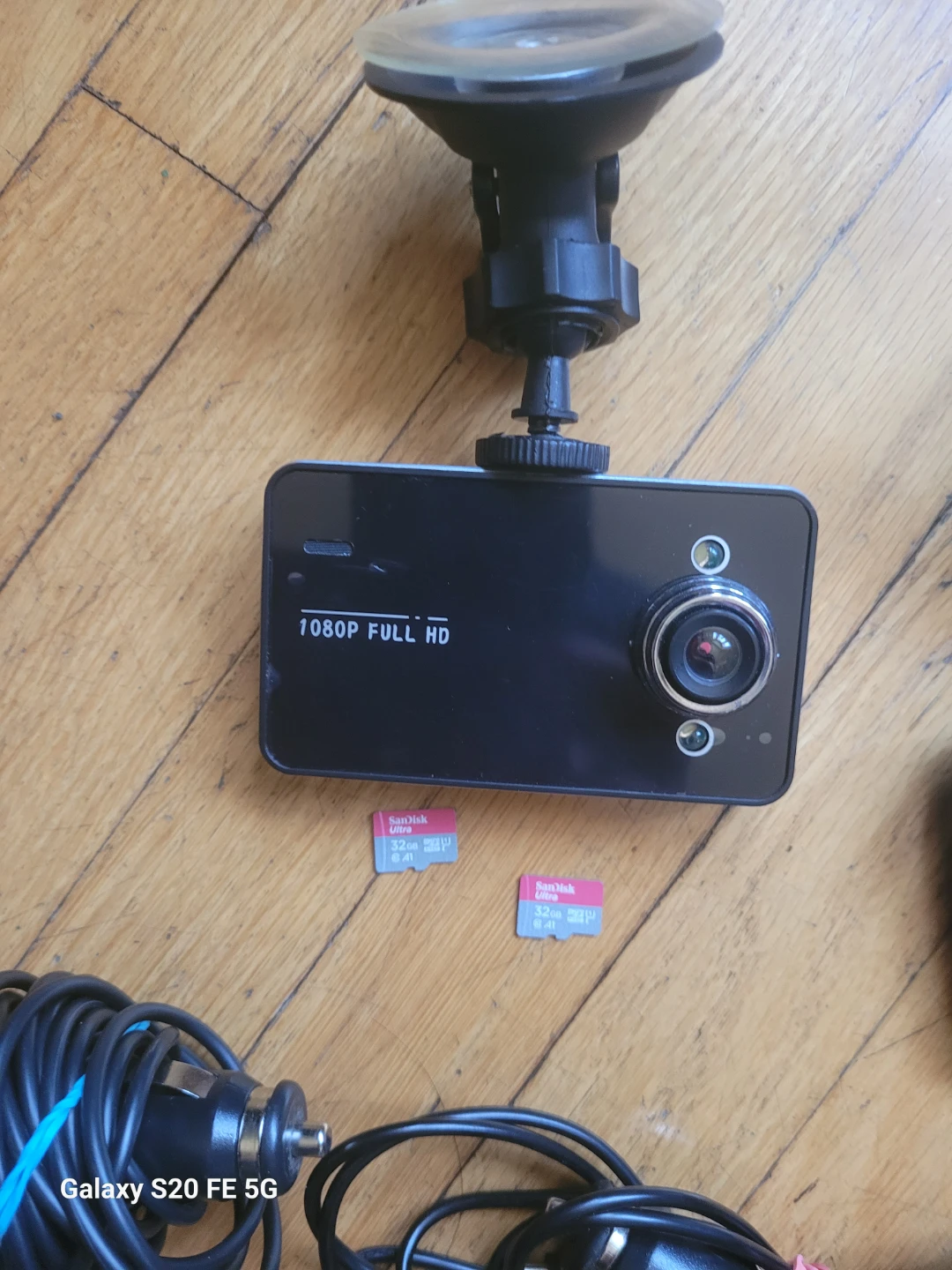 2x Dash Cams with 1080p Full HD, Wide Angle Lens, and SD Cards - photo 3
