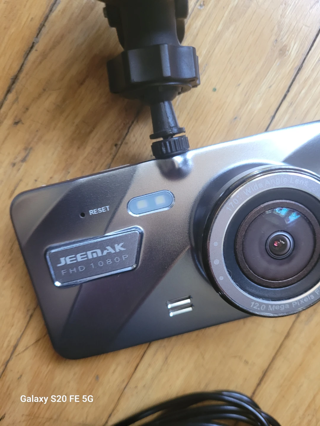 2x Dash Cams with 1080p Full HD, Wide Angle Lens, and SD Cards - photo 4