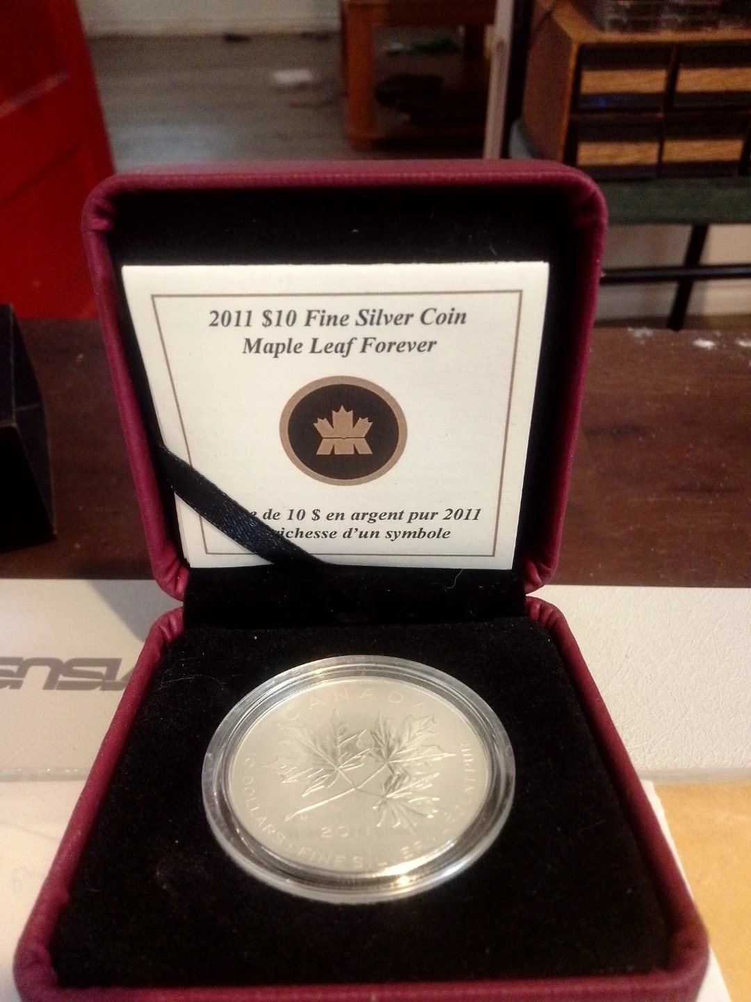 2011 Canada $10 Fine Silver Maple Leaf Forever Coin - photo 4