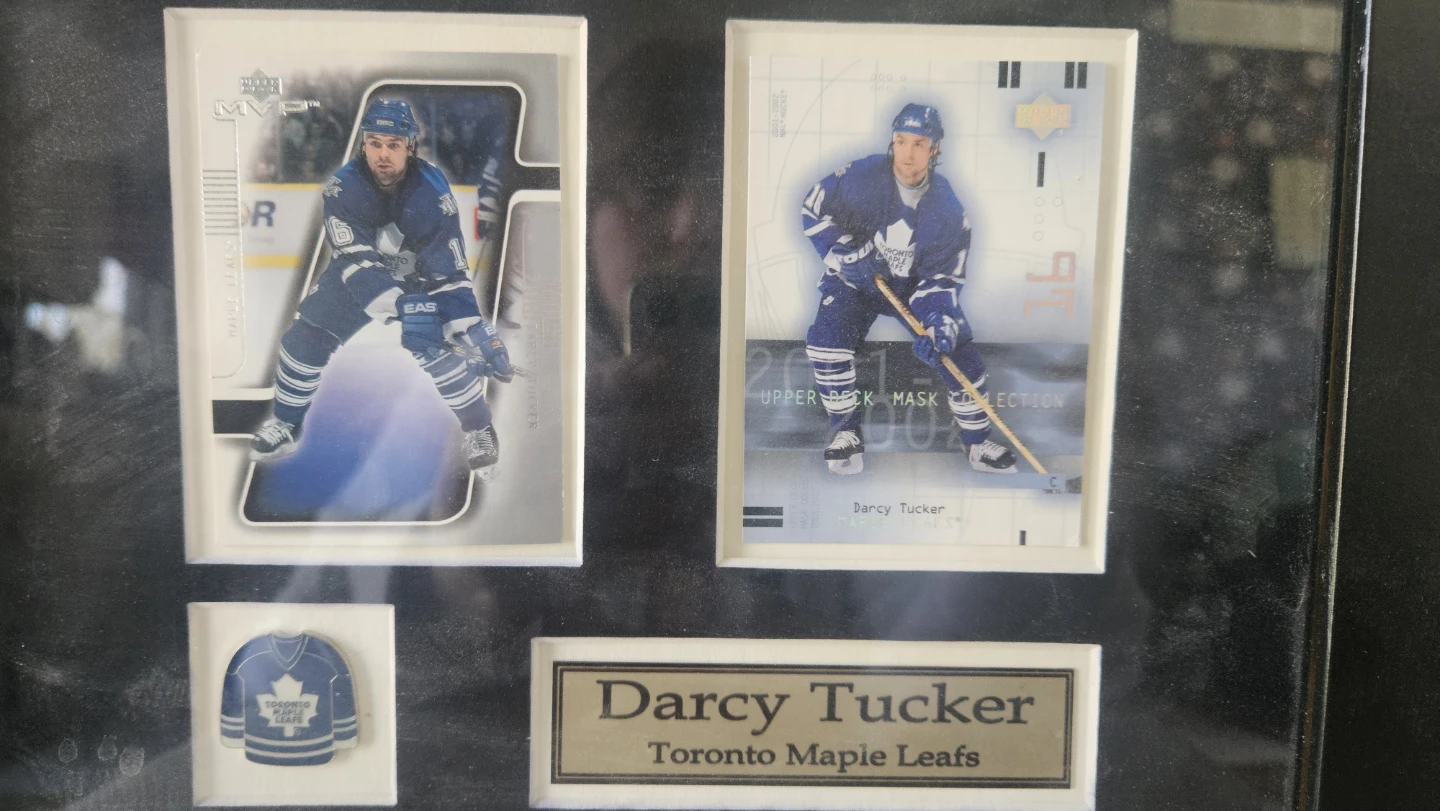 Darcy Tucker Framed Toronto Maple Leafs Hockey Card Display - photo 4