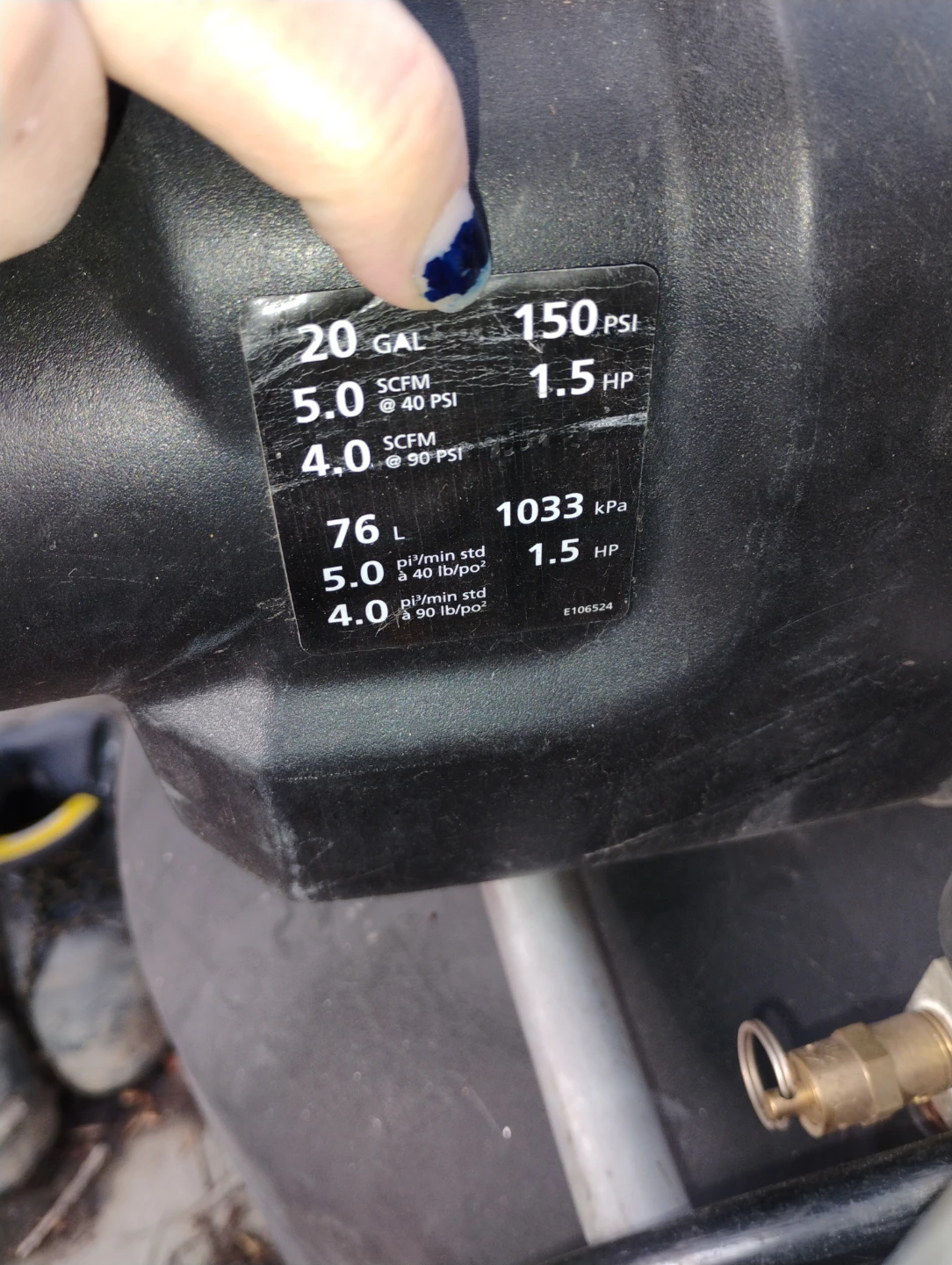 Husky 76L Air Compressor - photo 2