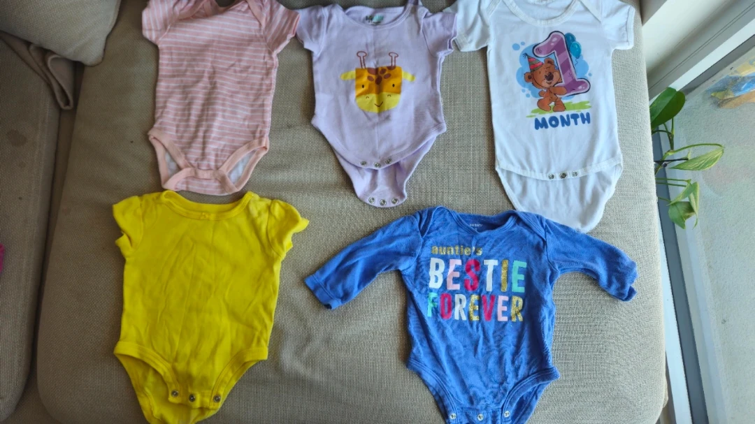 2-4 $ per piece : Baby Clothes Bundle (Various Brands) - photo 2